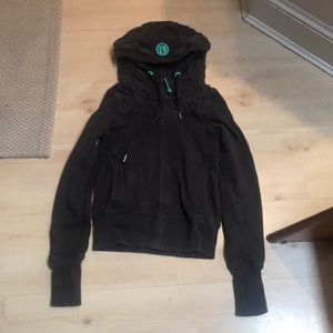 Lululemon sweatshirt